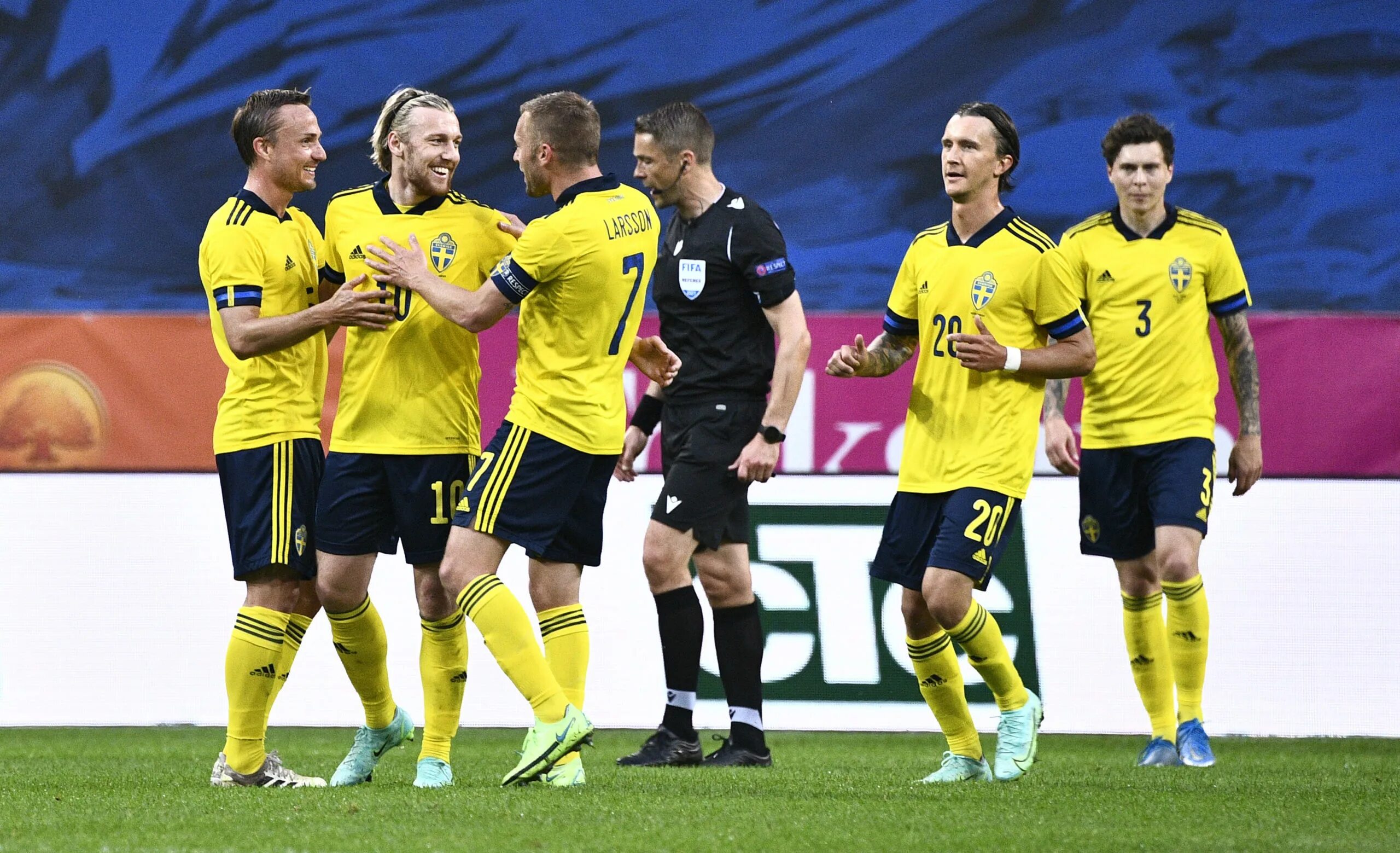 Сколько побед одержала сборная швеции. Сборная Швеции по футболу 2021. Сборная Швеции по футболу 2023. Форсберг евро 2020. Сборная Швеции 2020.