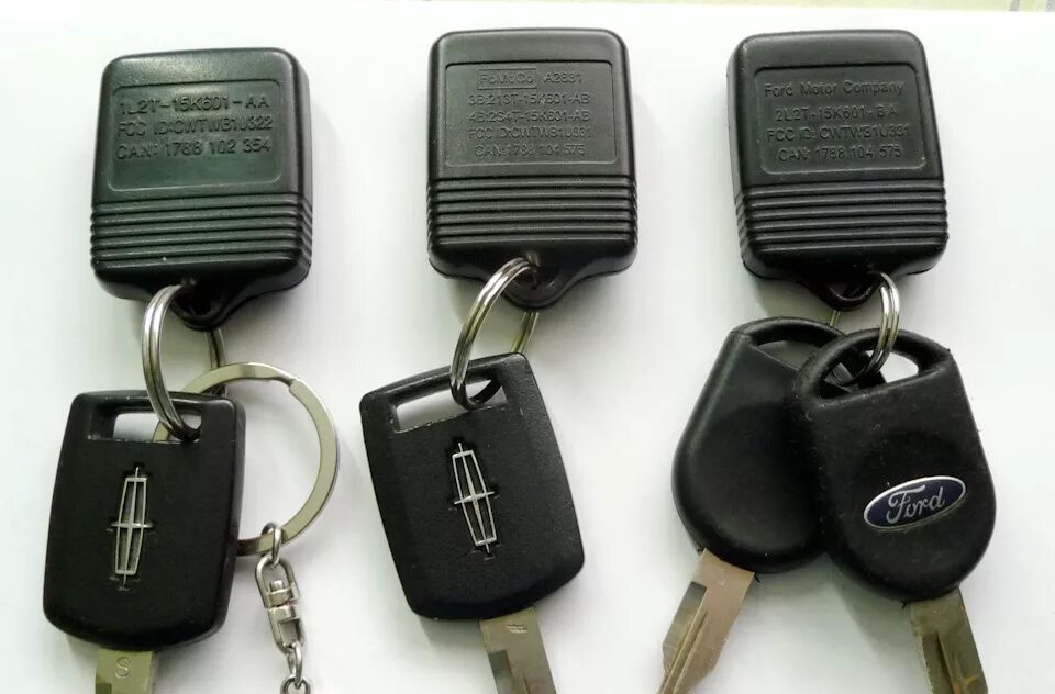 2 брелка сигнализации. Старлайн е66 v2. Дополнительный брелок старлайн а91. Автосигнализация excellent evolution 3 пульт. Jaguar ez-beta брелок.