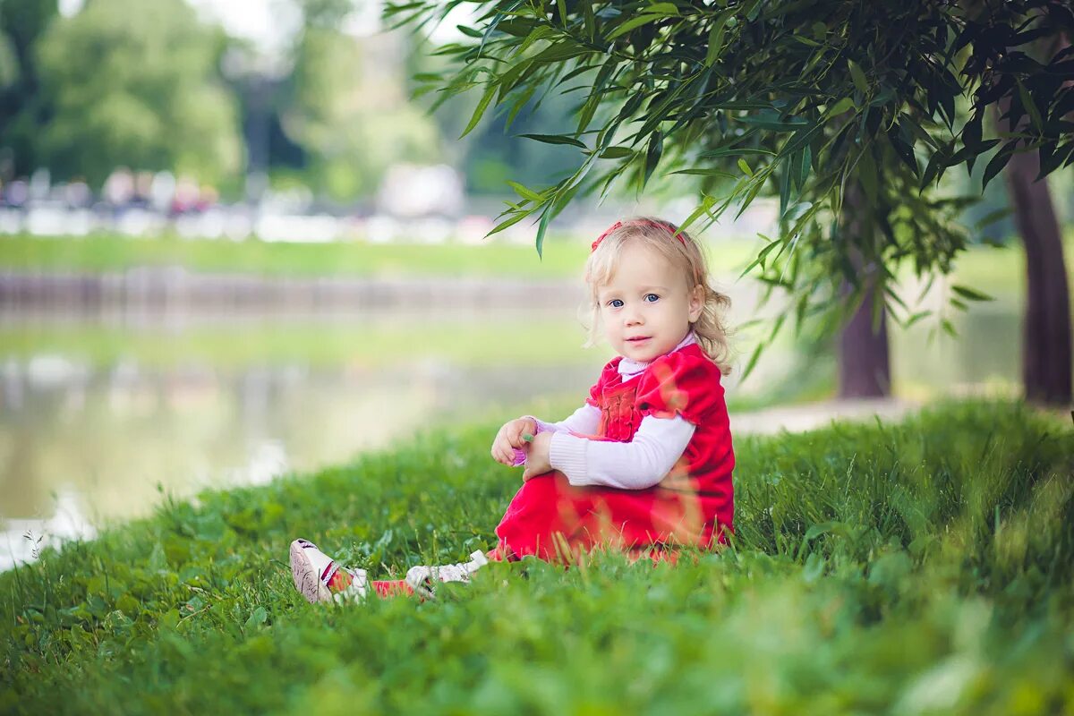 Нати детям. Детская фотосессия на природе. Детская фотосессия на природе летом. Летняя фотосессия для детей на природе. Фотосъемка детей на природе.