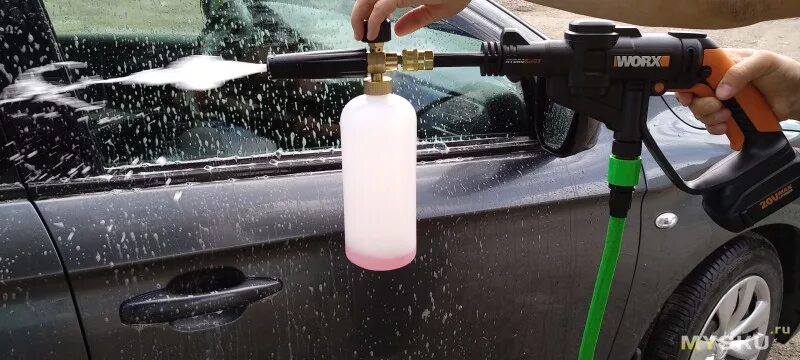 Пеногенератор из опрыскивателя жук. Пенонагнетатель для автомойки. Мойка своими руками для автомобиля. Бесконтактная мойка автомобиля. Пеногенератор для мойки.