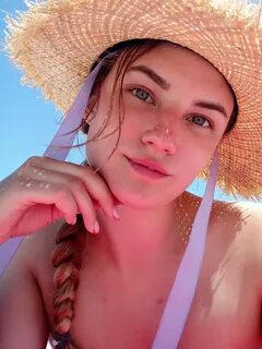 Анастасию плотникову