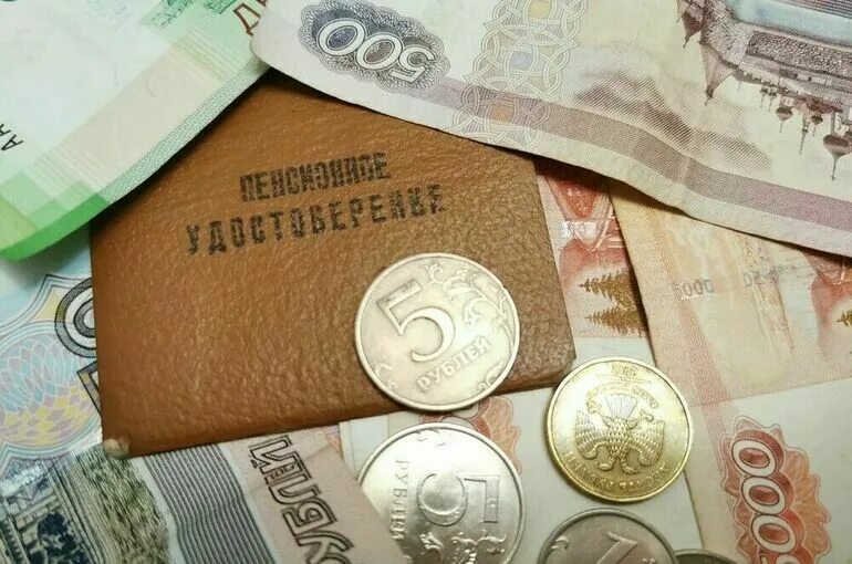 Что ждать работающим пенсионерам в 2025 году. Российская пенсия. пенсионное и деньги. военная пенсия 2025.