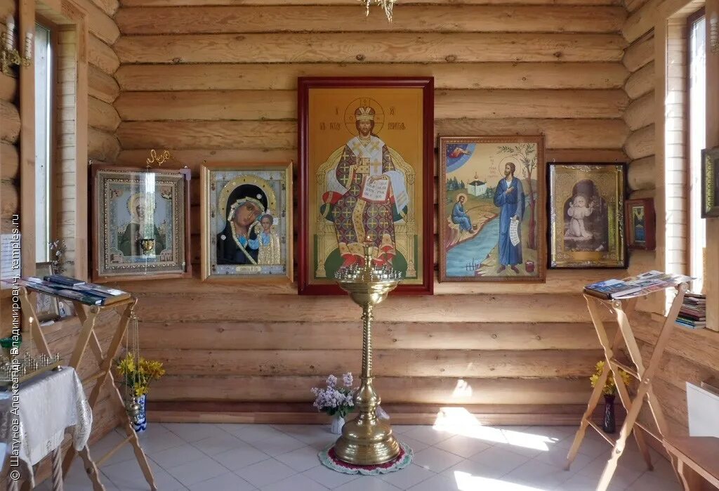 Что делают в часовне. Храм иоанна русского часовня. Храм иоанна русского в кунцево иконостас. Часовня михаила архангела пушкинские горы. Часовня село воскресенское светлояр.