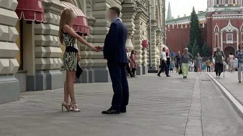 Подойти первой
