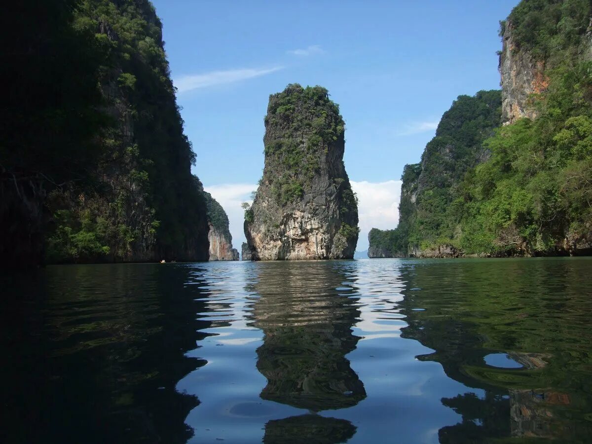 Better and island. Пхукет Таиланд. Т ун Пхукет. Пхукет Таун Пхукет. Тайланд Пхукет старый город.