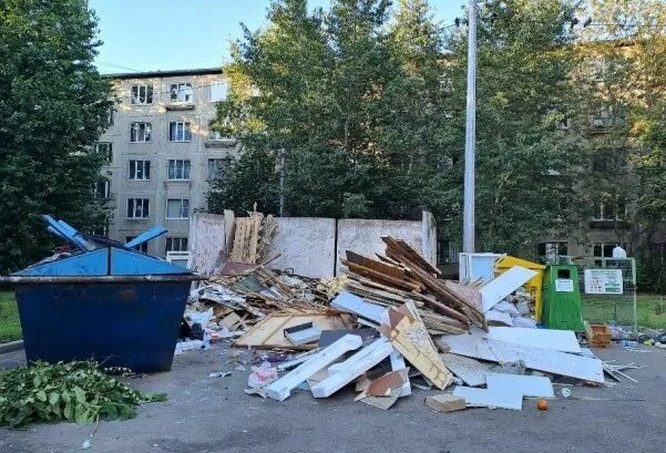 Ростовская область станица мечетинская мусорные баки большие. Беспорядок в комнате подростка. Не убиралась неделю. Квартиры в которых не убираются. Уборка квартир до и после.