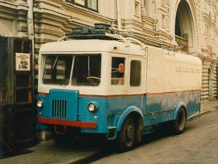 Ктг-2 грузовой троллейбус. Сварз 6240 троллейбус. Троллейбус lowa. Грузовой троллейбус тг-3м. Грузовые автомобили автобусы и троллейбусы.