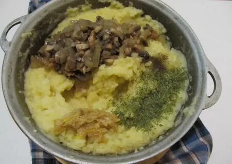 Картофельное пюре с грибами в духовке