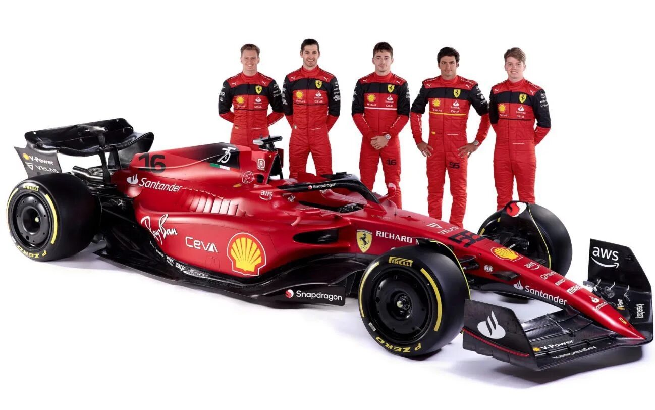 Формула 1 номер 13. Болид Феррари ф1 2022. Robert Shwartzman, Ferrari f1-75. Ferrari Болид f1 2022. Феррари ф1 2021.