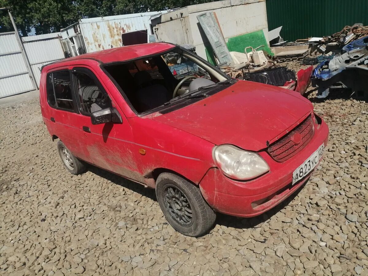 8 мт 2006. Автомобиль byd flyer. Бид флаер 1 поколения. Byd flyer 2 2006 года. Бид флаер.