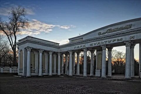 Колонада или колоннада