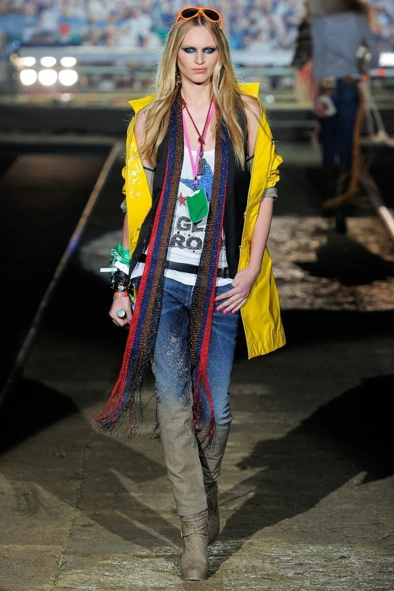 Популярные стили одежды 2025. Dsquared 2 показ. dsquared2 коллекции. стили 21 века в одежде. современная мода 21 века.