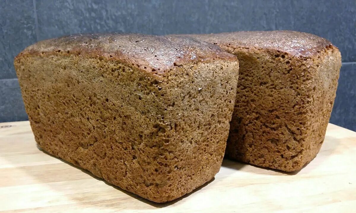 Буханка ржаного хлеба. Черный хлеб. Советский ржаной хлеб. Кислый хлеб. Вес ржаного хлеба