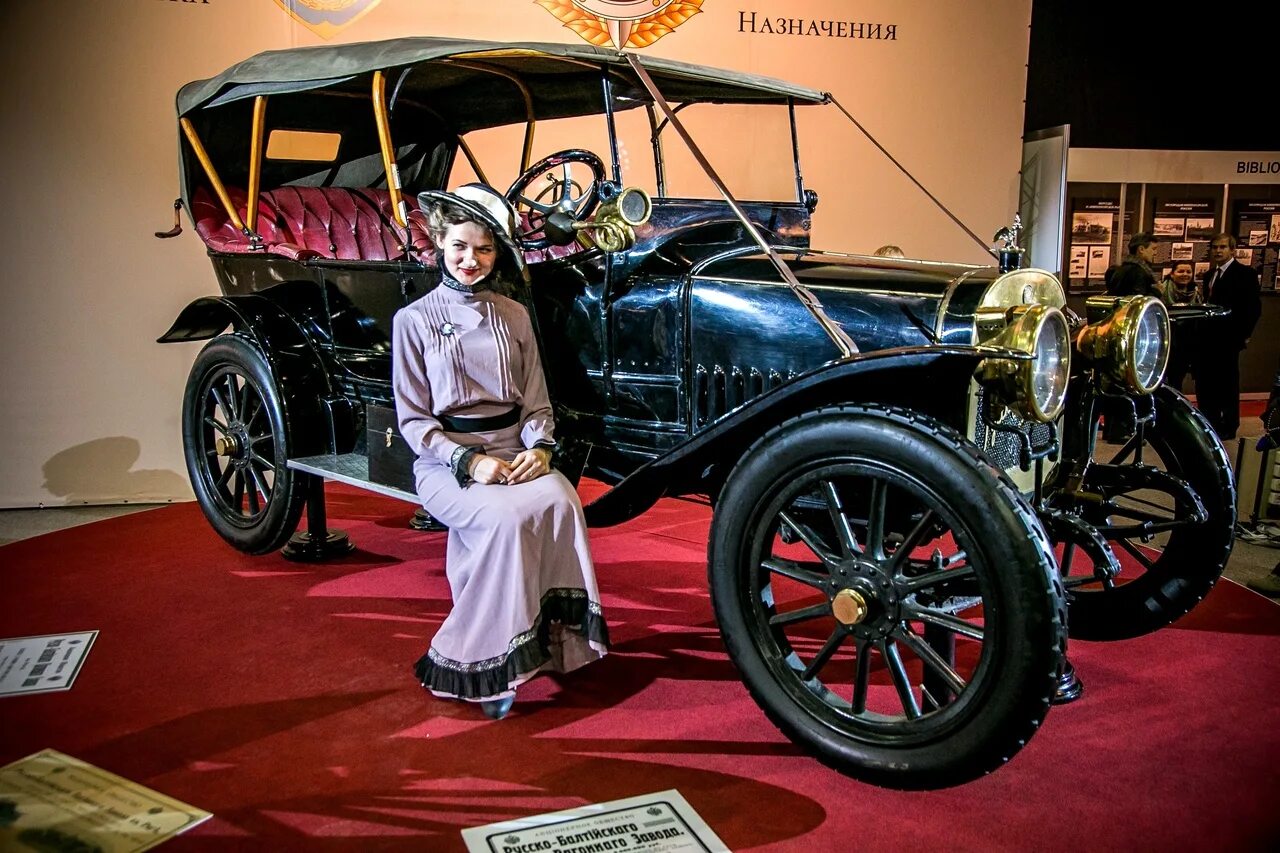 Первый автомобиль в москве. Автомобиль Руссо-Балт 1911. Автомобиль Руссо-Балт 1909. Руссо Балт Олдтаймер. Автомобили Российской империи Руссо Балт.