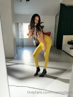 Mia Mayblack (@miamayblack) Onlyfans Nude Leaks.