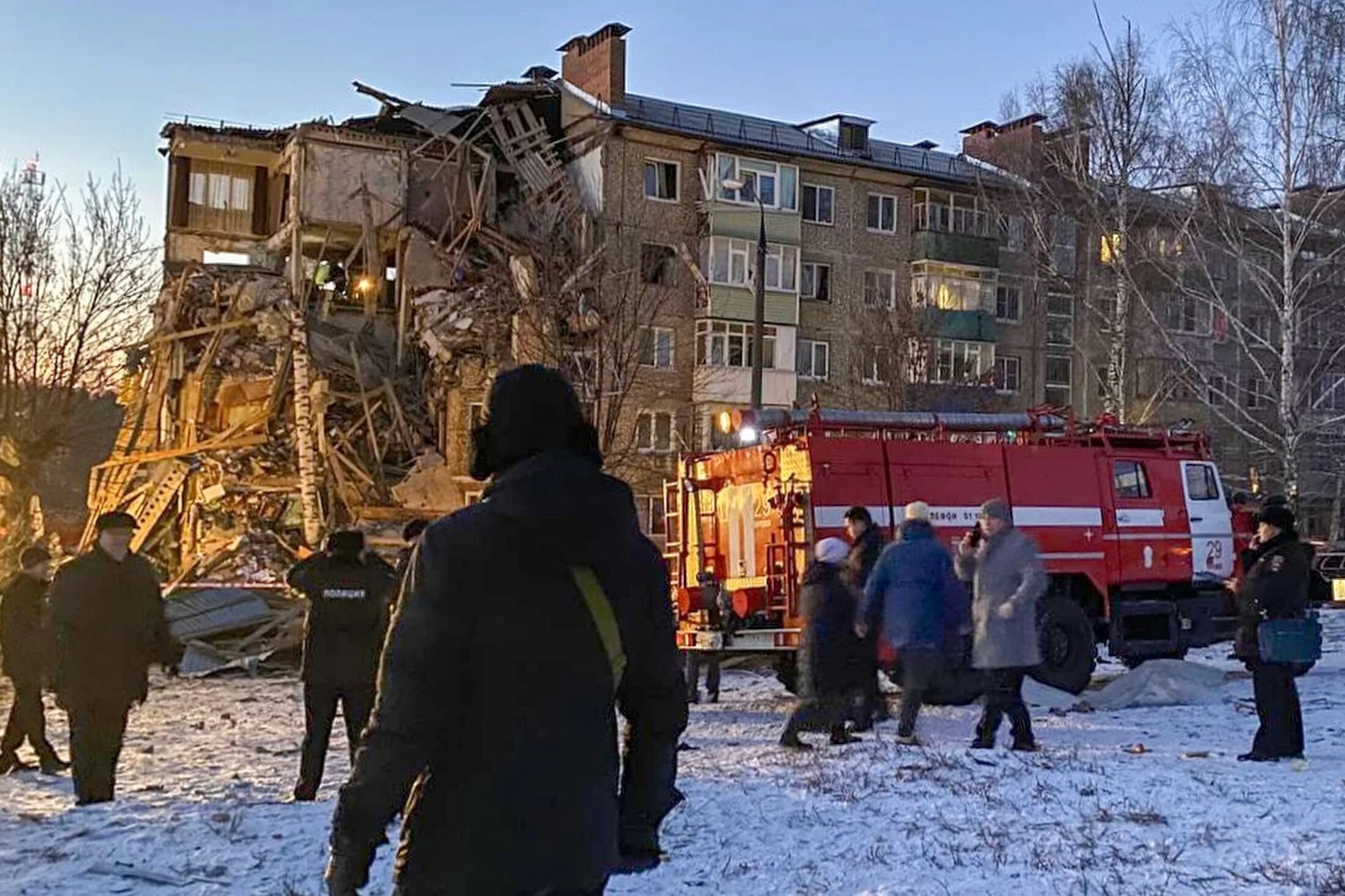 Новости 7 2 2023. Взрыв газа в Ефремове Тульской области МЧС. 7 Февраля в городе Ефремов Тульской области взрыв газа. Ефремов Химиков 2 взрыв газа. Обрушение дома.