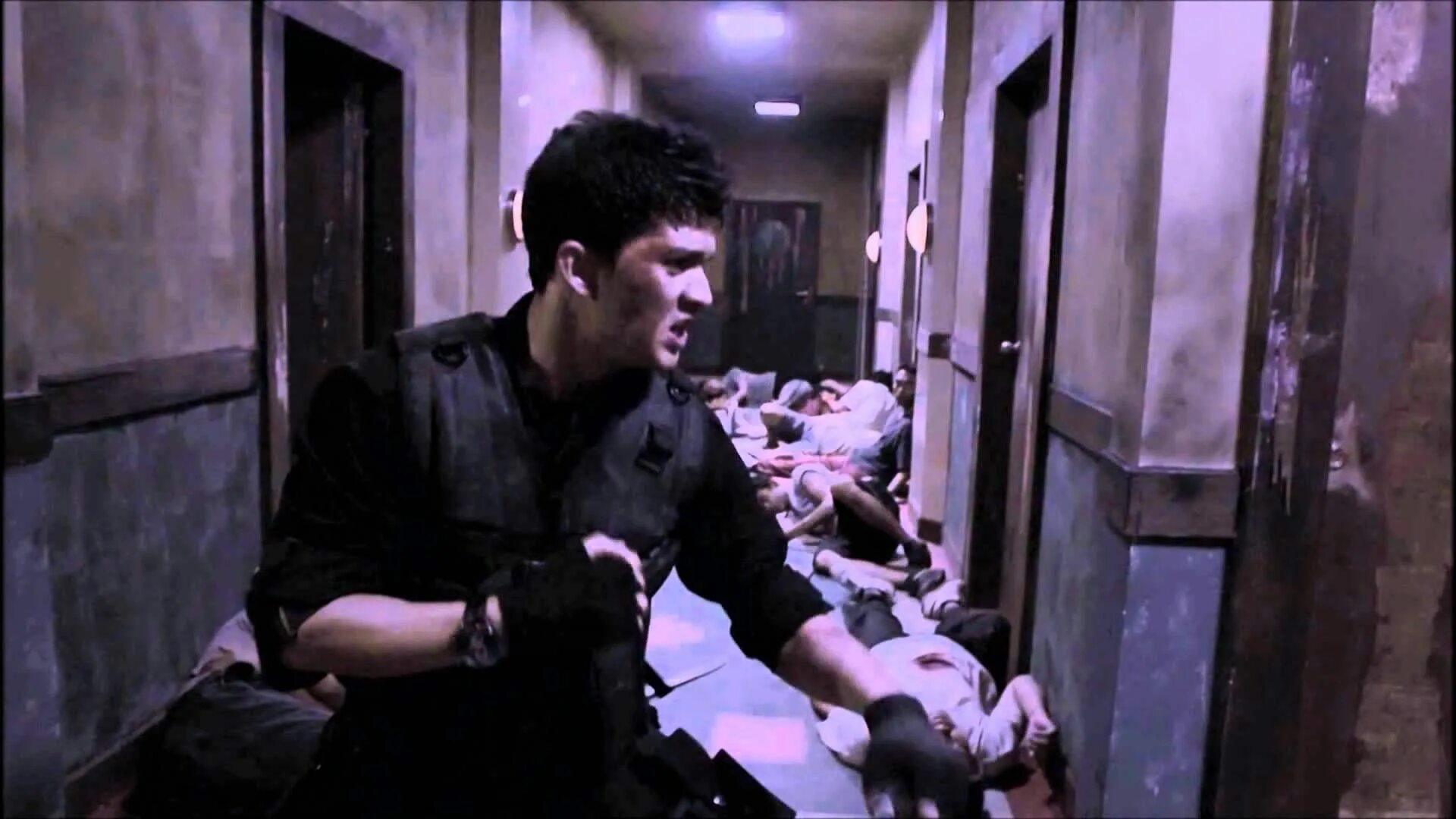 Рейд отрывки. Raid 2011. Рейд / the Raid (2011). Рейд Индонезия 2011. Рейд Шербеджиа.