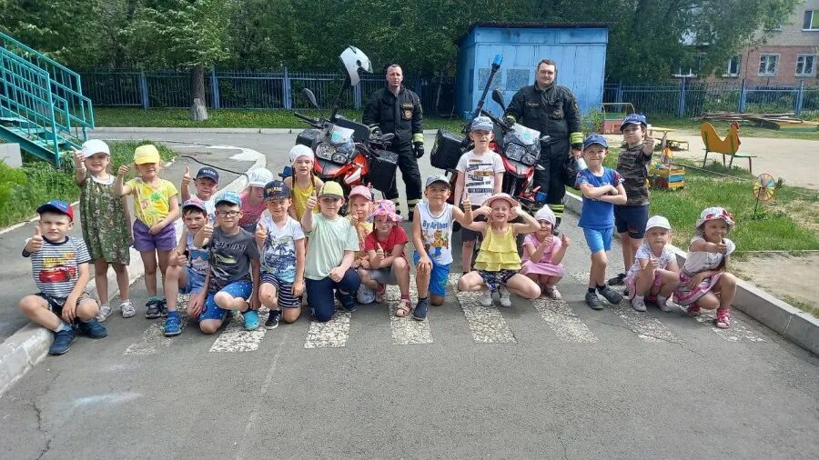 Детский сад ясли в бразилии. Детский сад 100 центр развития. Вакансия детский сад железнодорожный. Детский сад планета детства железнодорожный саввинское шоссе. Вакансия детский сад железнодорожный.