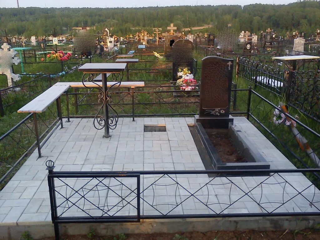 Благоустройство могилы тротуарной плиткой. Благоустройство могилы сиян на кладбище. благоустройство могил тротуарной плиткой. тротуарная плитка на кладбище благоустройство могилы. благоустройство могилы плиткой.