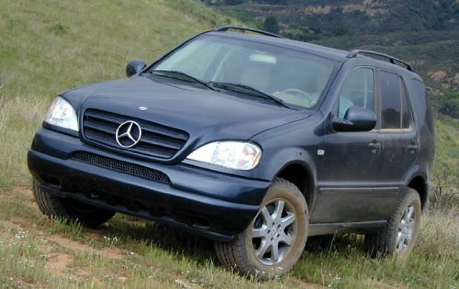 Mercedes Benz ml 2000. Mercedes-Benz m-class, 2000. Mercedes m class 2000. Мерседес ml350 2000. Мл 2000 год