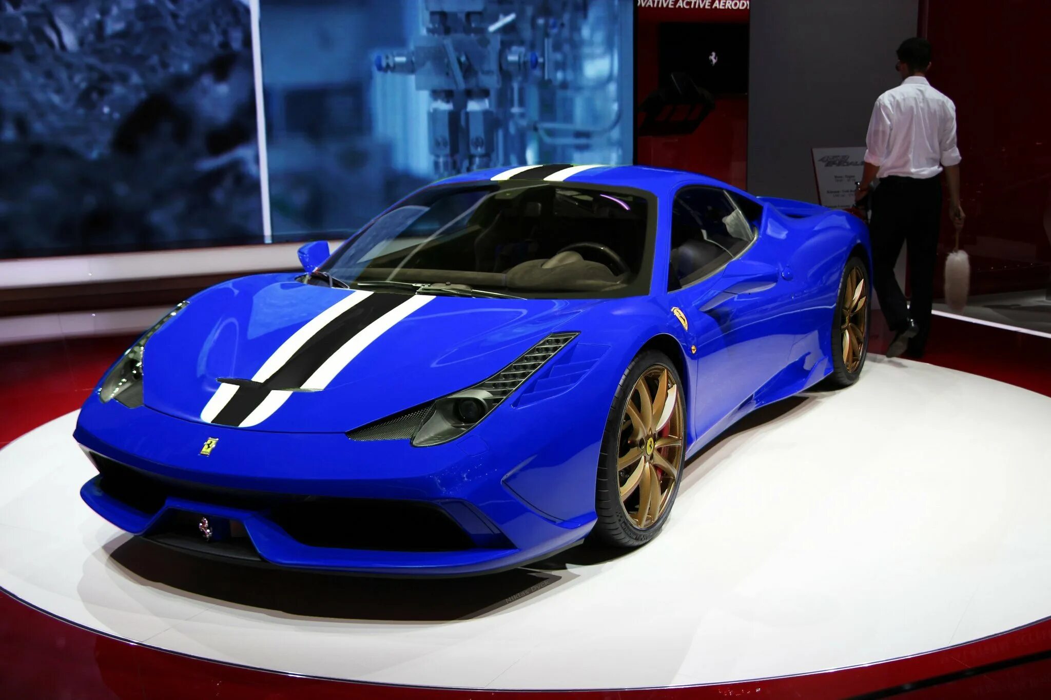 Включи синий машина. Ferrari 458 Blue. Феррари синяя. Феррари 458 гоночная. Ferrari LAFERRARI синяя.
