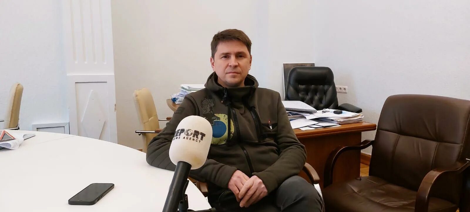 Подоляк последнее 26. Михаил подоляк украина интервью. андрей ляхович советник президента украины. подоляк интервью. советник главы офиса президента.