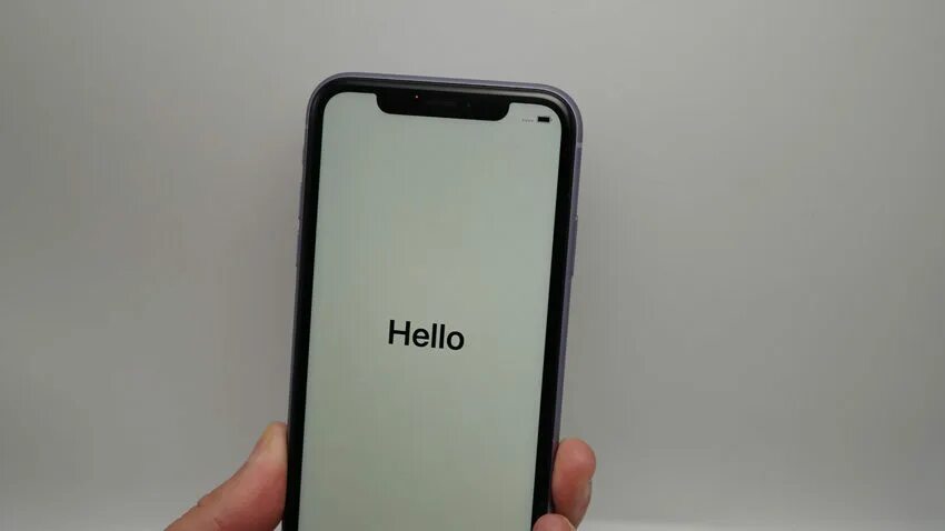 Hello айфон. Hello Screen iphone. В айфоне на экране hello. Hello на айфон 13.
