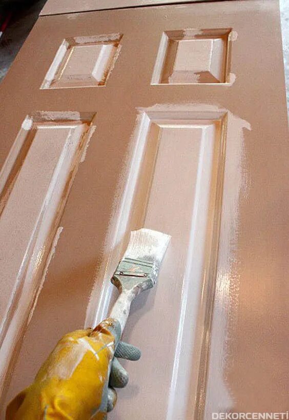 Перекраска деревянных дверей. Перекраска деревянных дверей межкомнатных. Краска для деревянных дверей. Покрасить дверь межкомнатную.