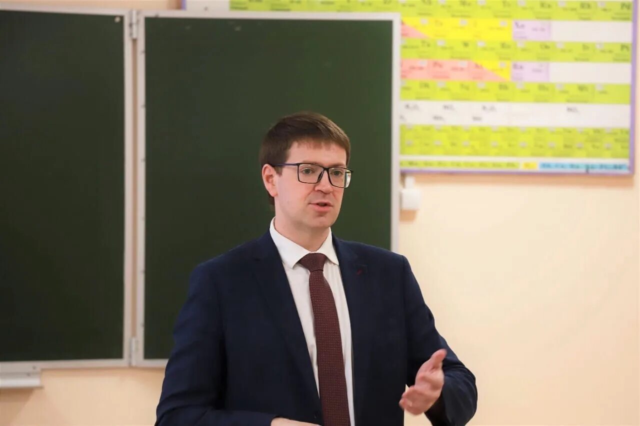 Образование карелии год. Министр по образованию в карелии. министр образования карелии роман голубев. иванов карелия учитель. голубев роман геннадьевич министра образования карелии.