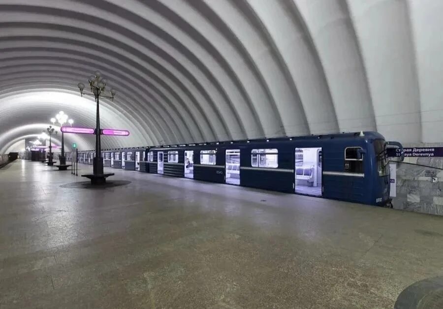 Метро старая деревня санкт-петербург. Включи предыдущую станцию. Включи предыдущую станцию. Станция первомайская закрытая. Метро красные ворота эскалатор.
