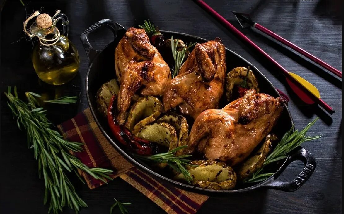 диетические блюда из перепелки. фаршировать перепелов ананасом. перепелка запеченная. перепела на новогодний стол. праздничное блюдо из перепелов.