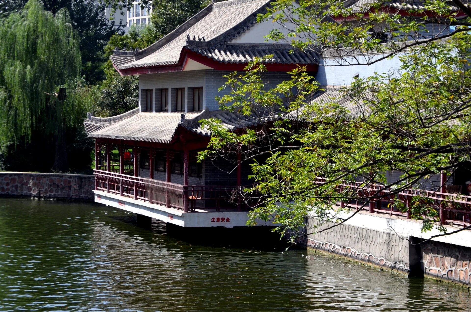 Фанза китайский дом традиционный. Чайный дом в Китае. Япония чайный домик сусуитэи. Чайные домики Ханчжоу.