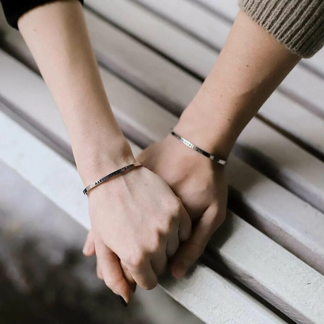 золотая пандора на руке. браслеты для девушки в подарок. можно дарить браслет девушке. браслет любви. 316l нержавеющая сталь браслет парные.