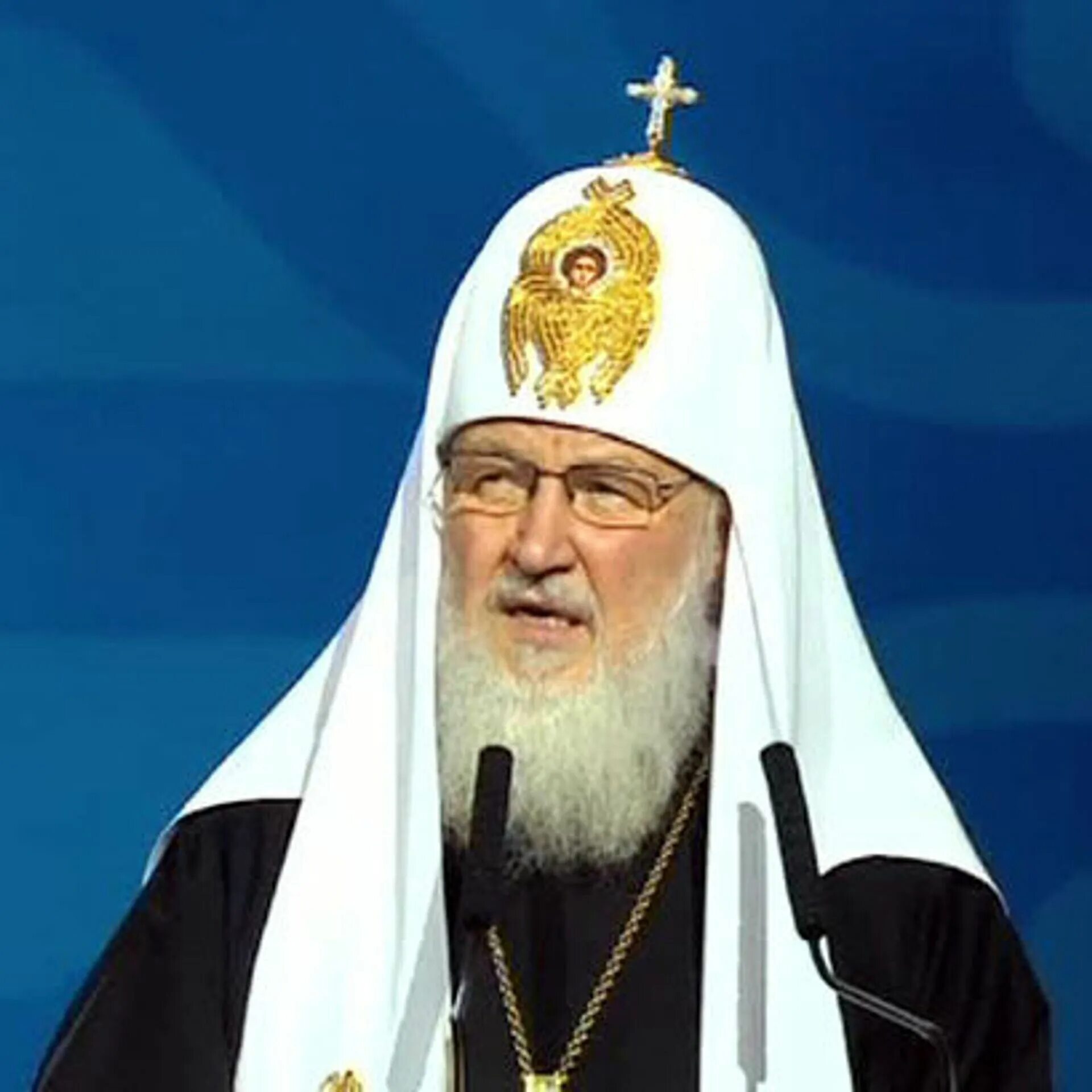 Патриарх кирилл на белом фоне. Патриарх кирилл фото. Патриарх кирилл. Патриарх кирилл орловский. Патриарх кирилл великий новгород.