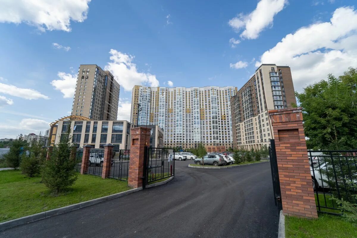 Кошурникова 23/1 новосибирск. Новостройки новосибирска золотая нива. Кошурникова 23/2. Адриена лежена 9 новосибирск. Жк золотая нива новосибирск.