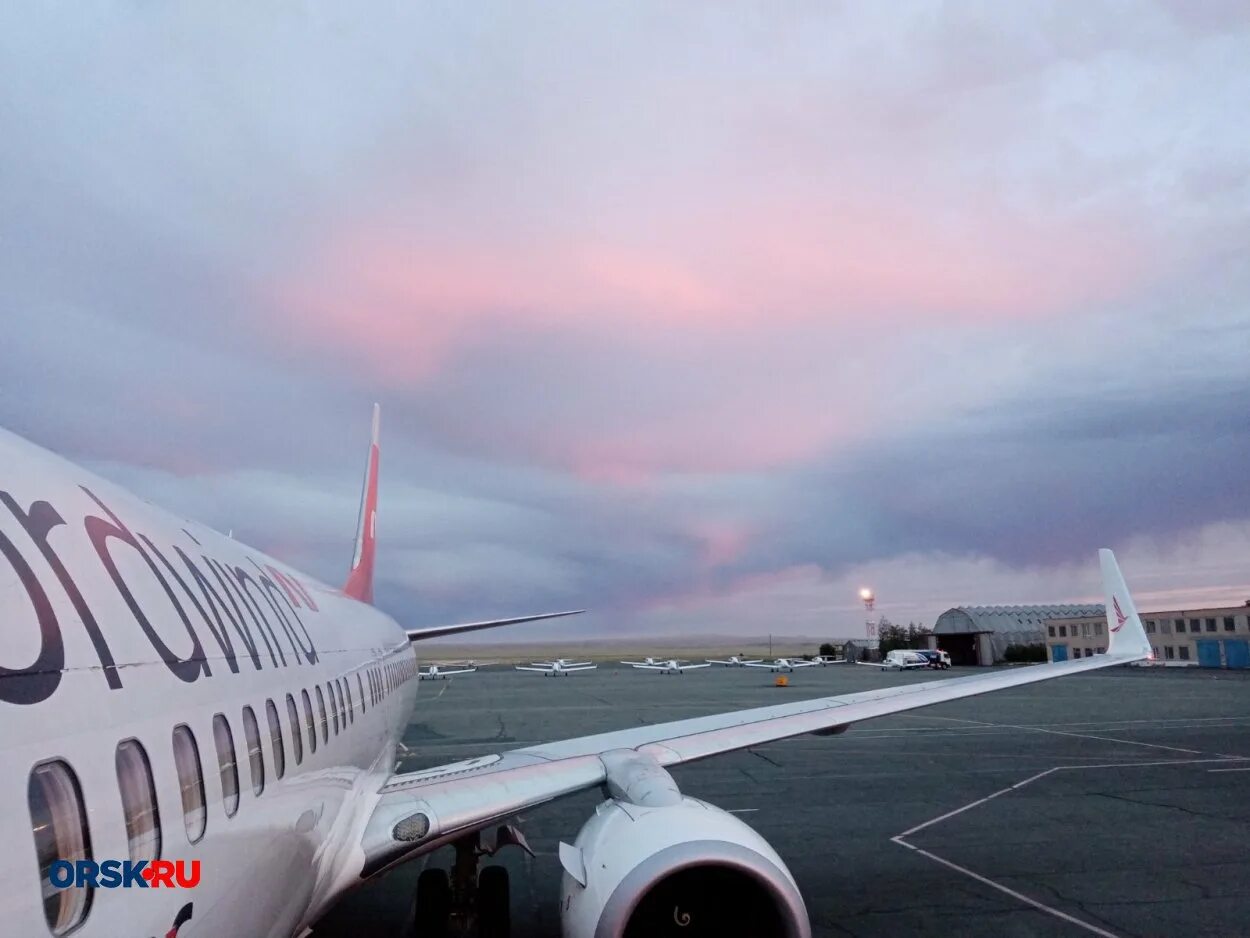 Орск аэродром. Рейс орск москва самолет. Самолет орск санкт-петербург. Летают ли самолеты в сочи сегодня. Самолет орск санкт-петербург.