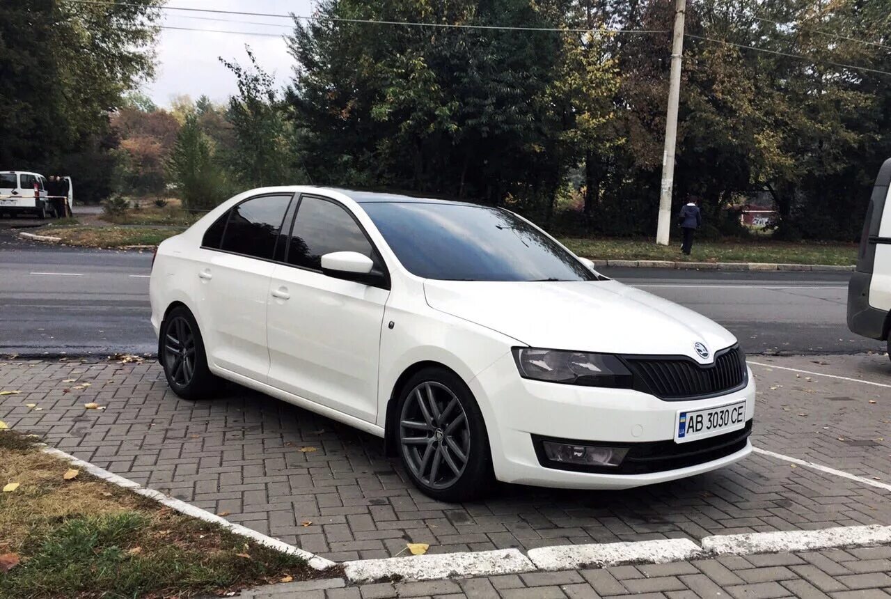 Rapid тюнинг. Шкода рапид 2014 черная. шкода рапид 1. skoda rapid 2014 tuning. шкода рапид 2.