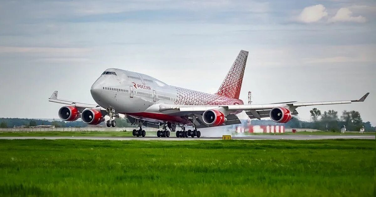 Самолёт Боинг 747 Россия. Боинг 747 авиакомпания Россия. Самолет авиакомпании Россия Боинг 747. Боинг 747 в Сочи.