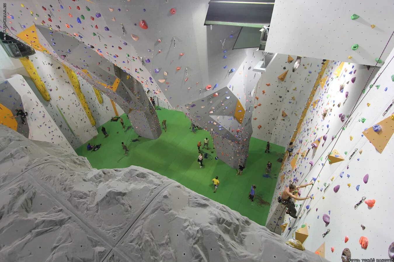 Bigwall скалодром. Бигволл скалодром вднх. Bigwall скалодром. Bigwallsport скалодром. Трц весна детские развлечения скалодром.