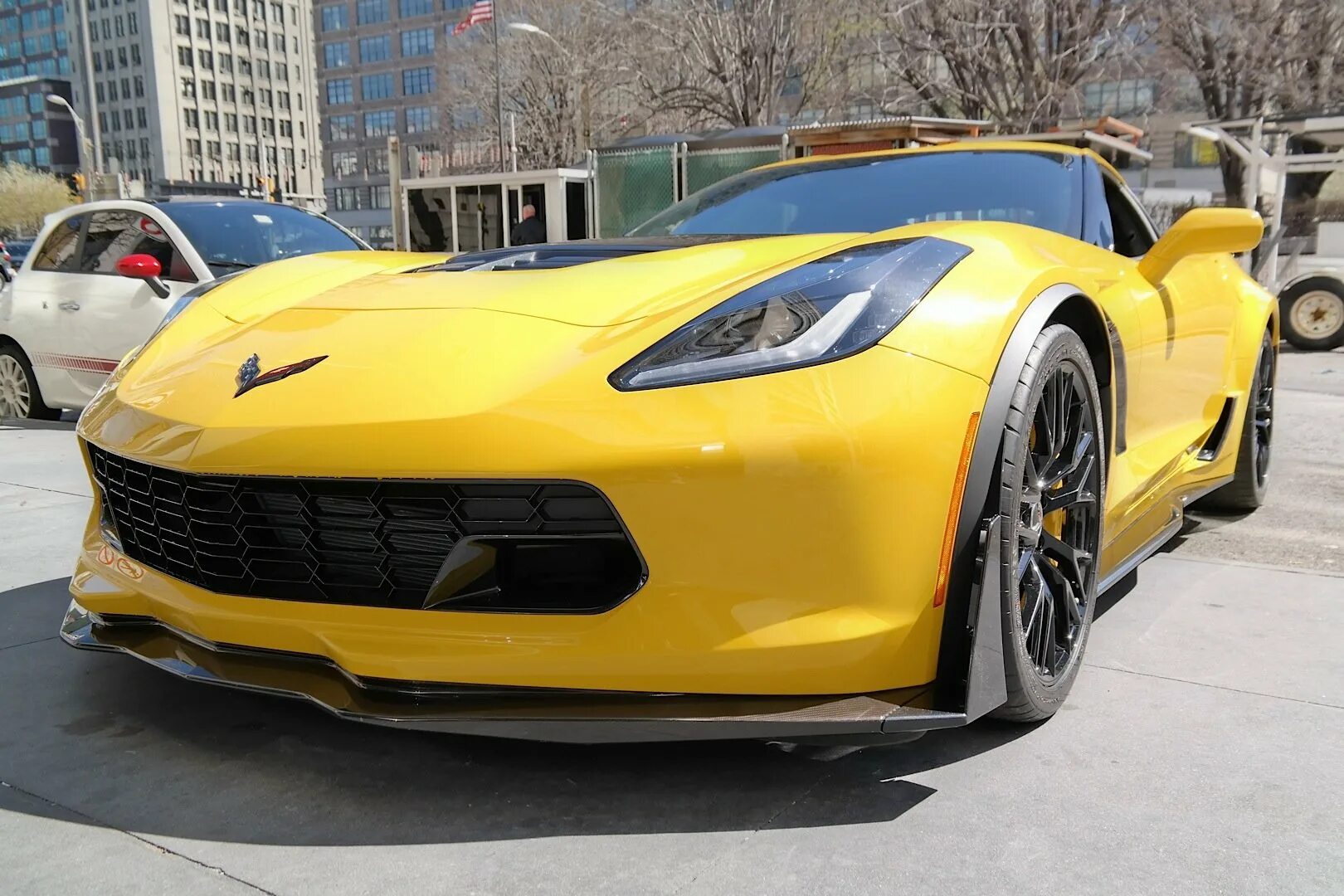 Кис желтый. Corvette z06 желтый. Chevrolet Corvette желтый. Chevrolet Corvette z07 Yellow. Corvette c8 желтый.