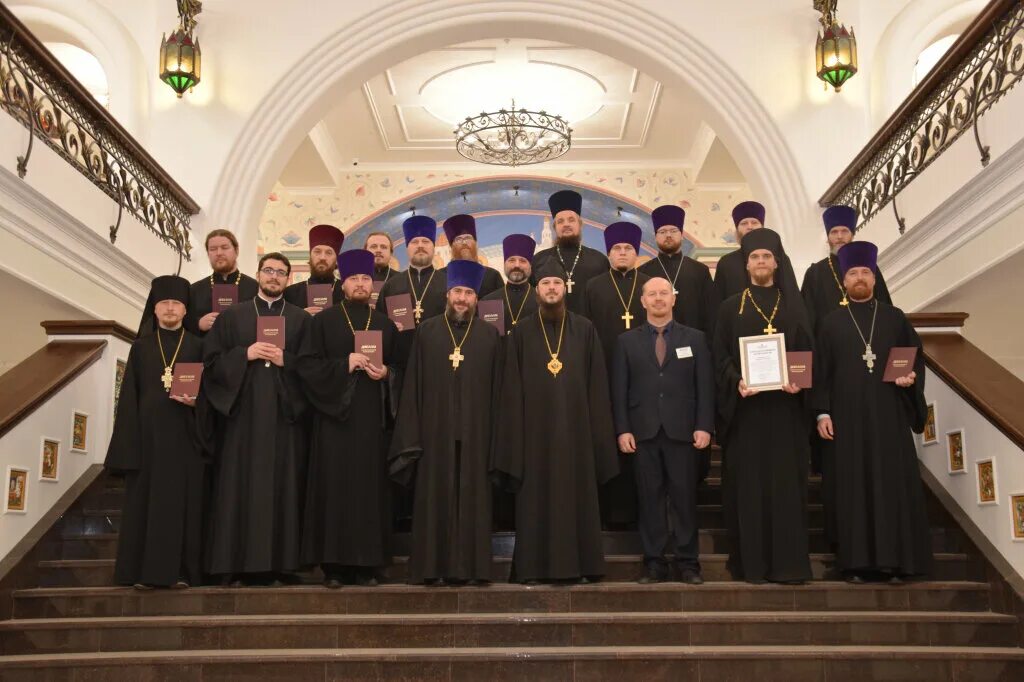 Поволжский православный тольятти. Поволжская православная Академия Тольятти. Православный университет Тольятти. Тольятти церковный институт. Православный университет Тольятти внутри.