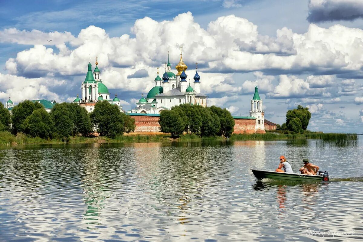 Ярославль озеро неро. Озеро Неро Ростов Великий. Достопримечательности Ростова Великого озеро Неро. Переславль-Залесский озеро Неро. Ростовский Кремль с озера Неро.