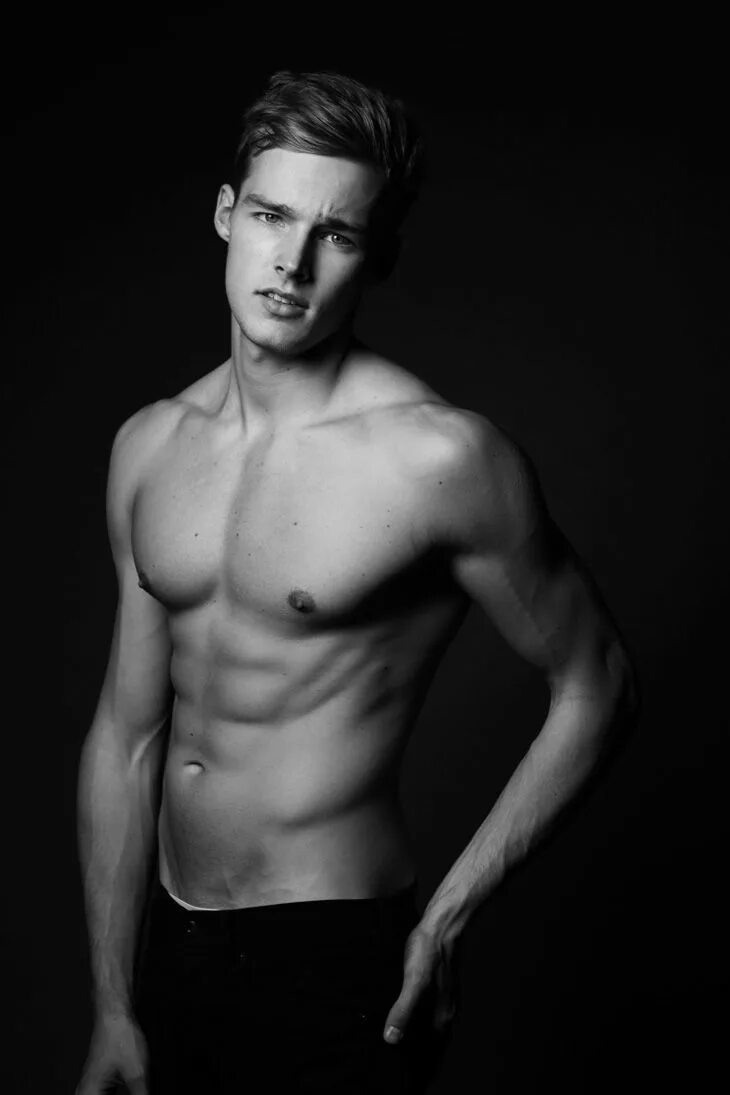 Hugo Mayhew. Хьюго модель. Hugo Mayhew model. Парни фотомодели. Красивый худой мужчина