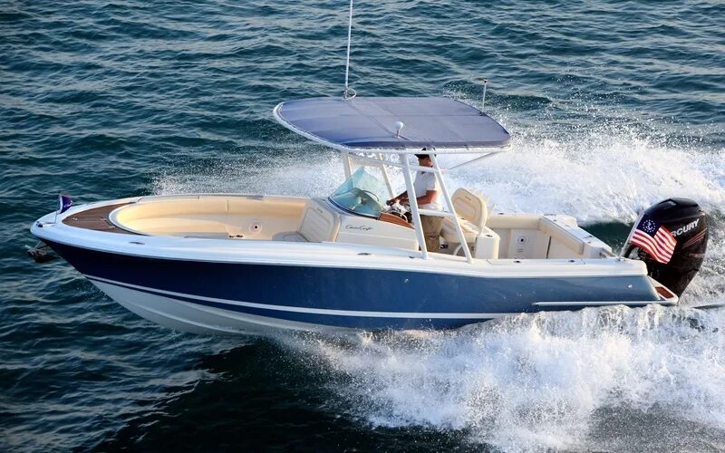 Моторные лодки с каютой. Bavaria 42 virtess. The best boats. Катер tige. The best boats.