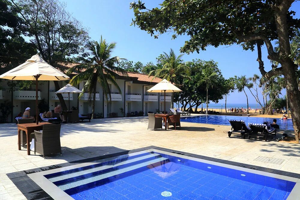 Hibiscus beach 3 шри ланка. Калутара / kalutara hibiscus beach hotel. Hibiscus beach hotel & villas4 *. Hibiscus beach hotel villas 4 калутара. Hibiscus beach hotel 3.