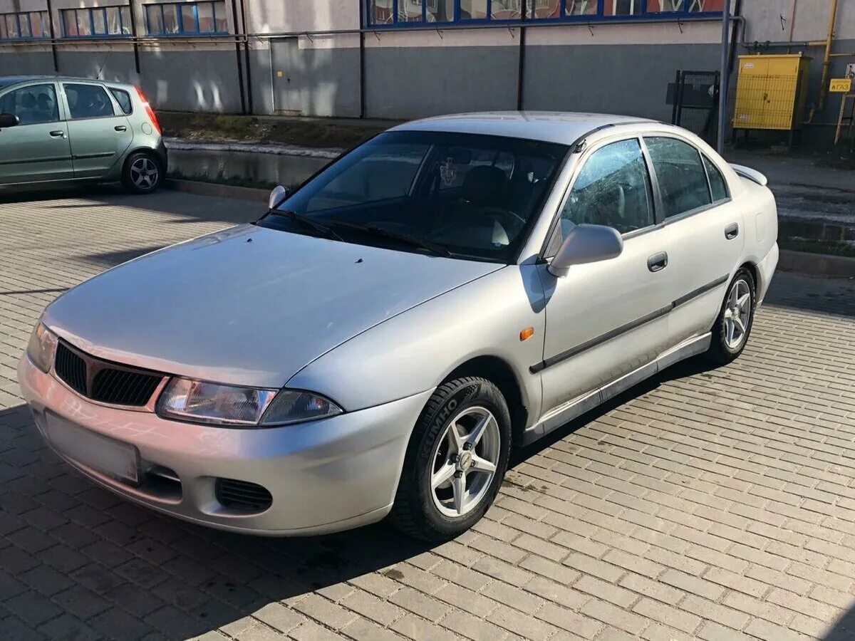 Mitsubishi Каризма 1998. Мицубиси Carisma 1998. Mitsubishi Carisma i. Митсубиси Каризма 1998г.