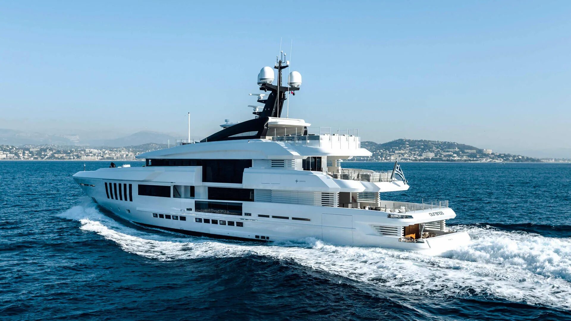 Блумер яхта. Яхта адмирал. круизная яхта гранд адмирал. benetti 50 парусная. admiral 31 яхта.