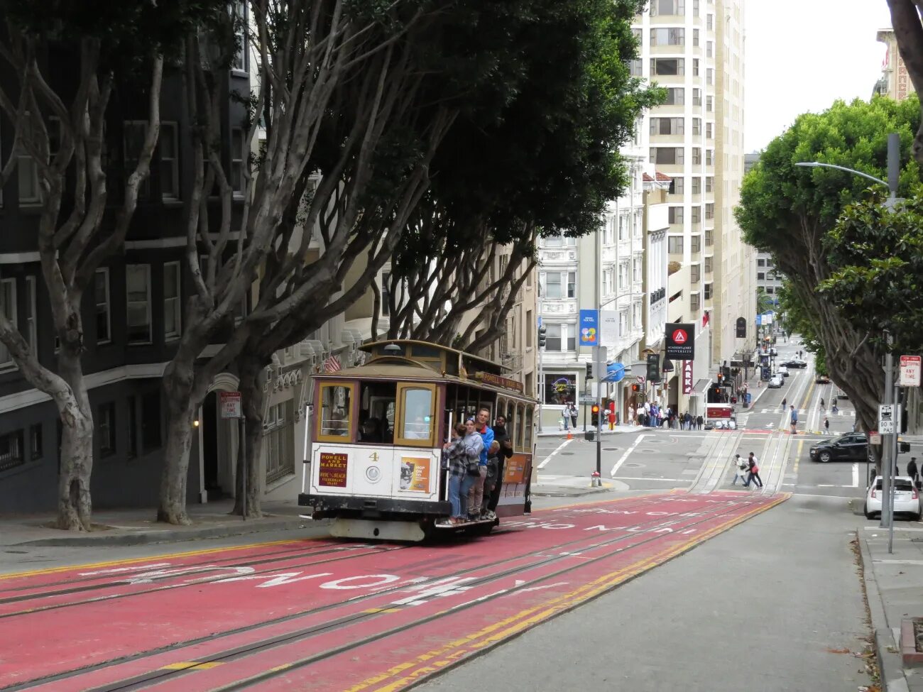 Как работают трамваи в сан франциско. Cable car area. Сан франциско фото. Жители сан франциско. Канатный трамвай сан-франциско сан-франциско.