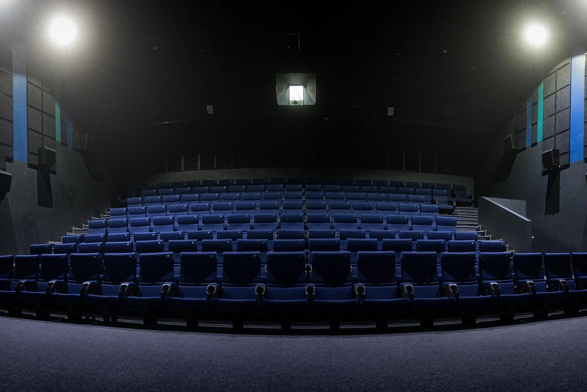 Кинотеатр зал жемчужная плаза. Дордой плаза | зал imax. Кинотеатр жемчужная плаза спб. Жемчужная плаза imax зал. Формула кино жемчужина.