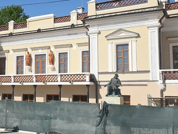 Кырымда: Айвазовский исемендәге Теодосия сәнгать галереясе Дөньяда күп нәрсә бел